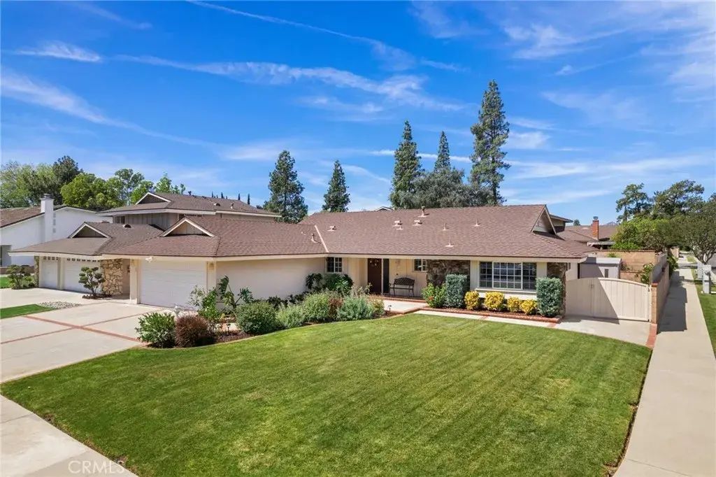 10983 Topeka Drive, Northridge