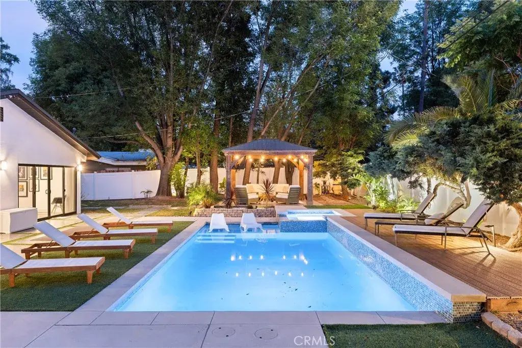 4755 Degovia Avenue, Woodland Hills