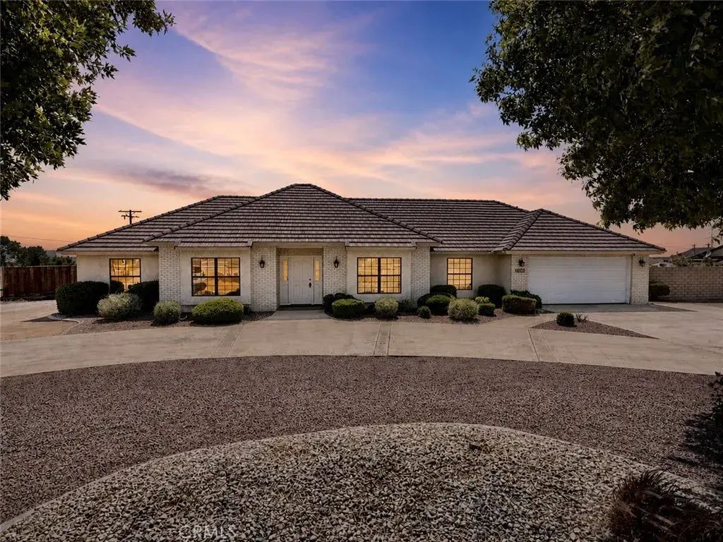 14890 Apple Valley, Apple Valley