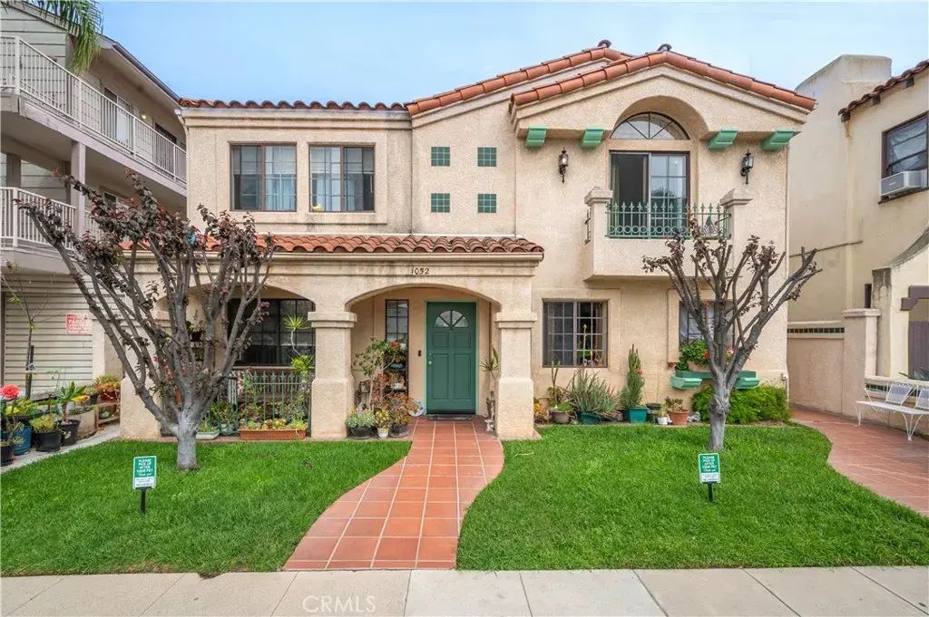 1052 Belmont, Long Beach
