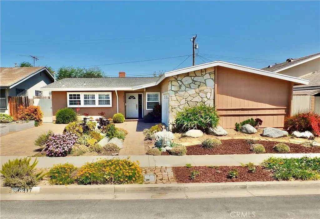6317 E Eliot, Long Beach