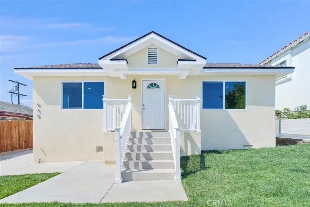 939 White Knoll Drive, Los Angeles