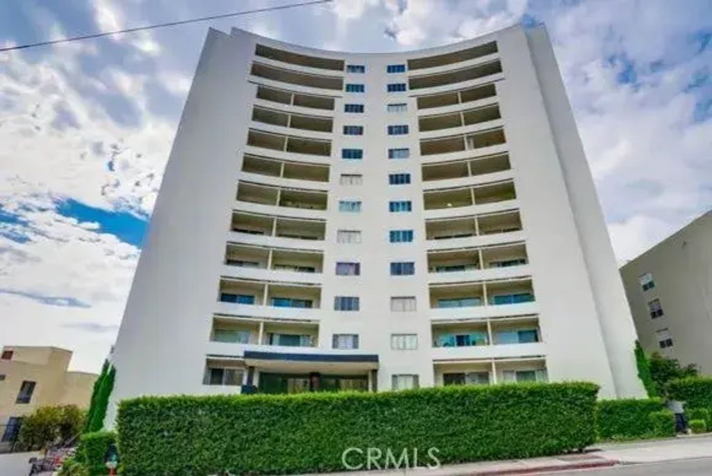 7250 Franklin, Los Angeles