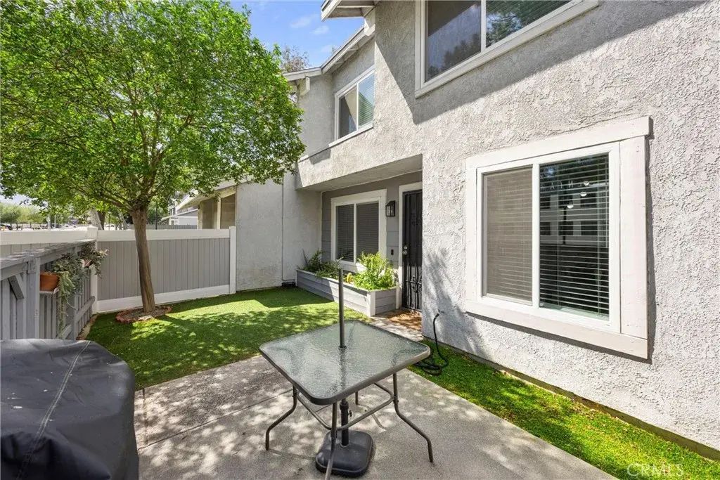 1380 W 48th Street 6, San Bernardino
