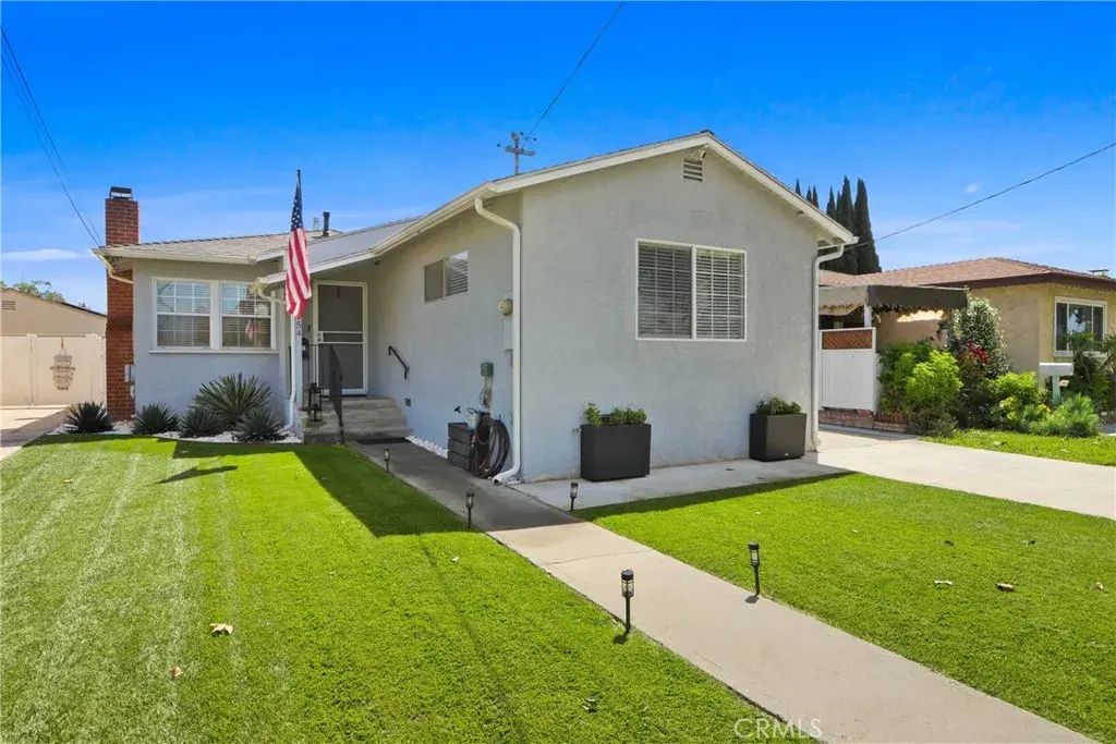 6154 Ibbetson Avenue, Lakewood