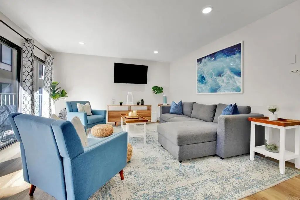 1251 Parker Pl. 2j, 