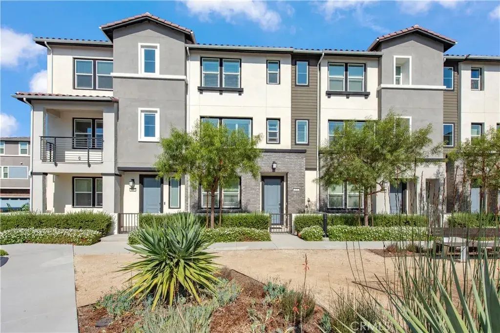 371 Bellver, Lake Forest