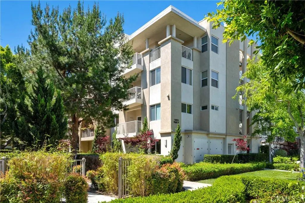 13025 Park Place 301, Hawthorne