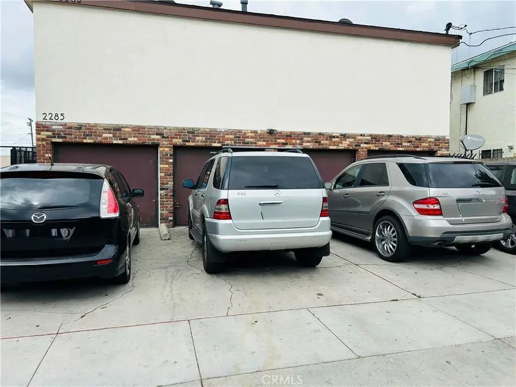 2285 Lewis Avenue, Long Beach
