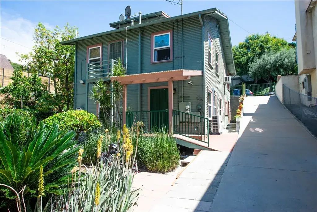 1639 Redcliff 1/2, Los Angeles