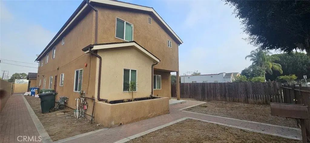 611 E 75th Street, Los Angeles