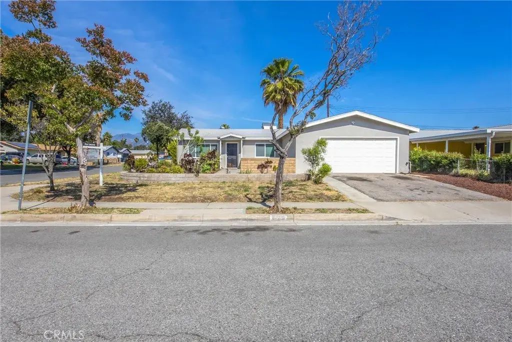 120 Doyle, Redlands