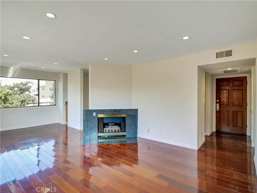 1134 Campbell 307, Glendale