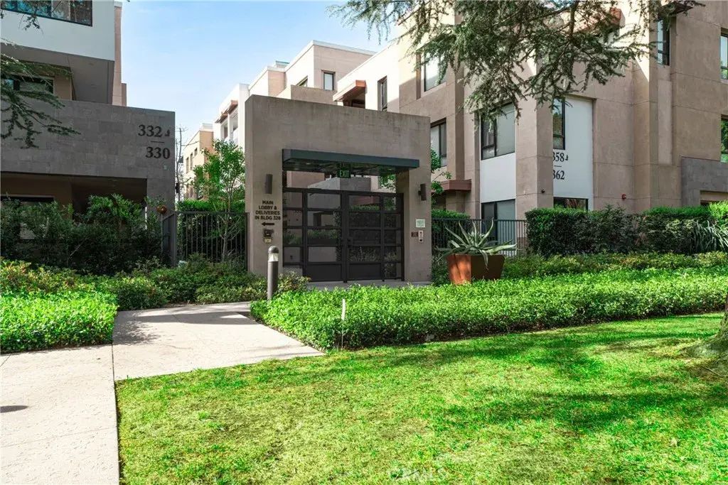 362 W Green 117, Pasadena