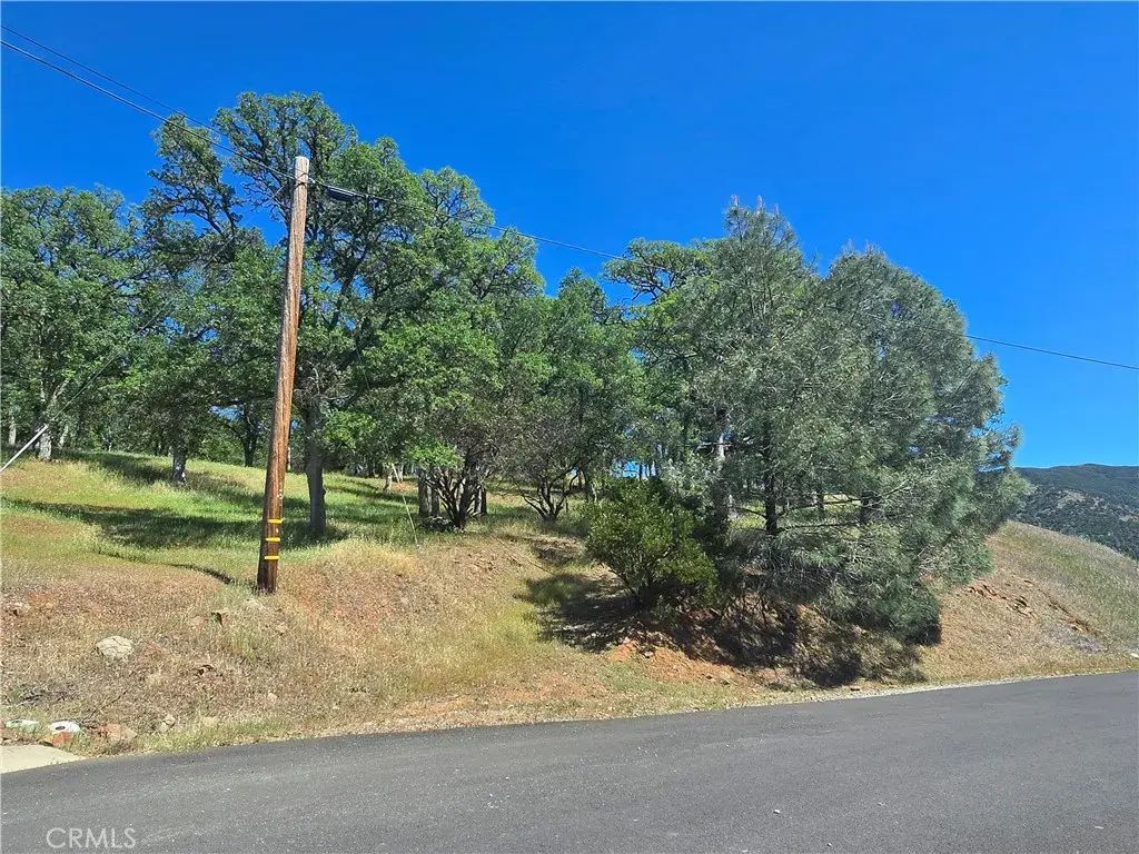 3128 Wolf Creek Rd, Clearlake Oaks