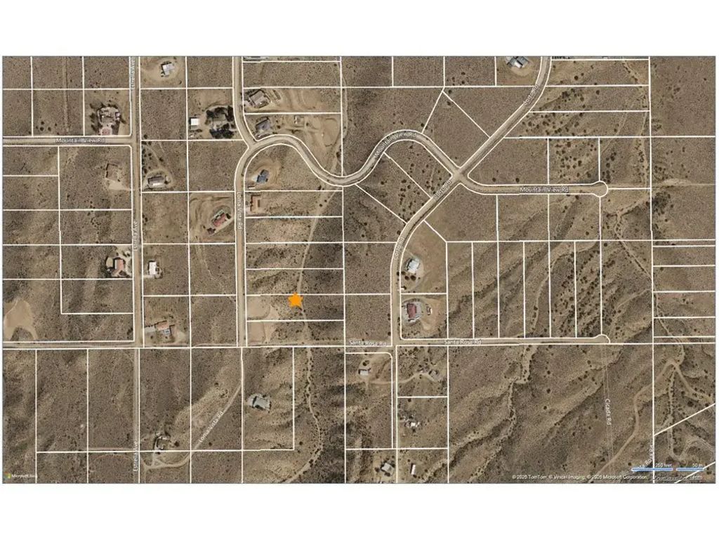 8945 Loma Vista, Apple Valley