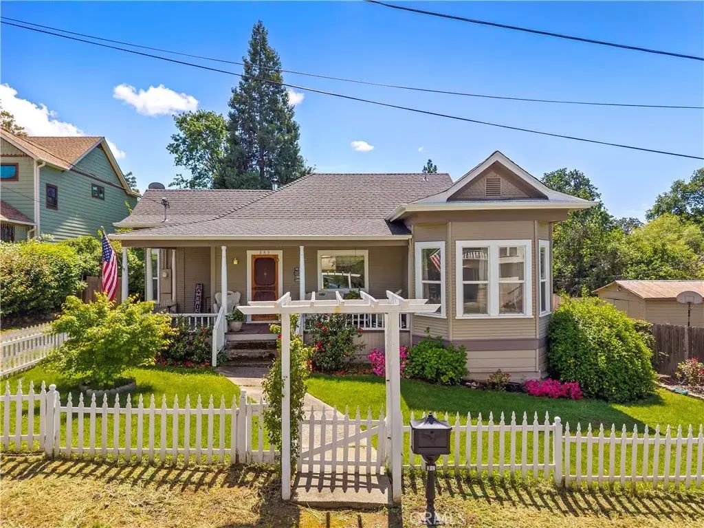 355 1st Street, Lakeport