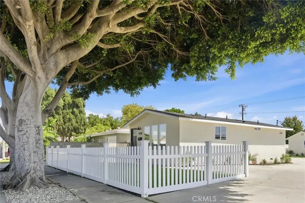 12138 Wright Road, Lynwood