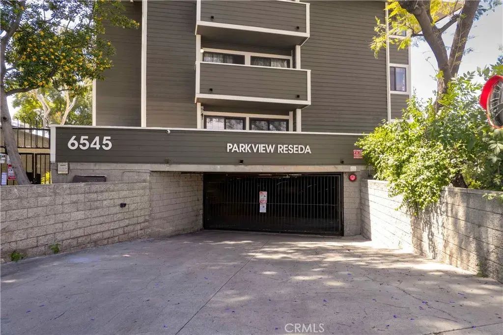 6545 Reseda Boulevard 8, Reseda
