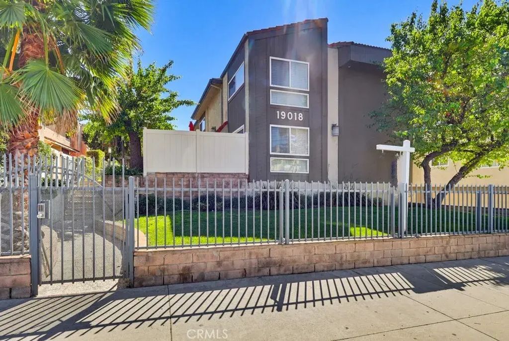 19018 Sherman Way 110, Reseda