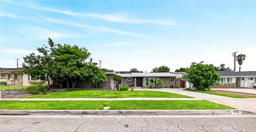 912 El Dorado Drive, Fullerton