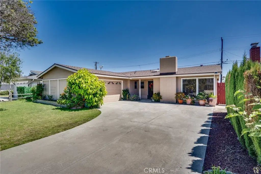 16582 Kettler, Huntington Beach