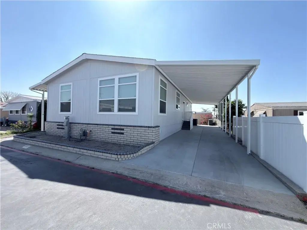 4400 Philadelphia 235, Chino