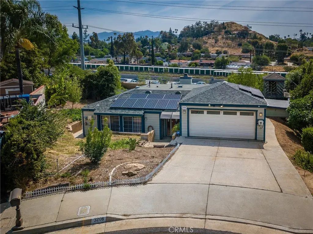 3208 Gibraltar, Riverside