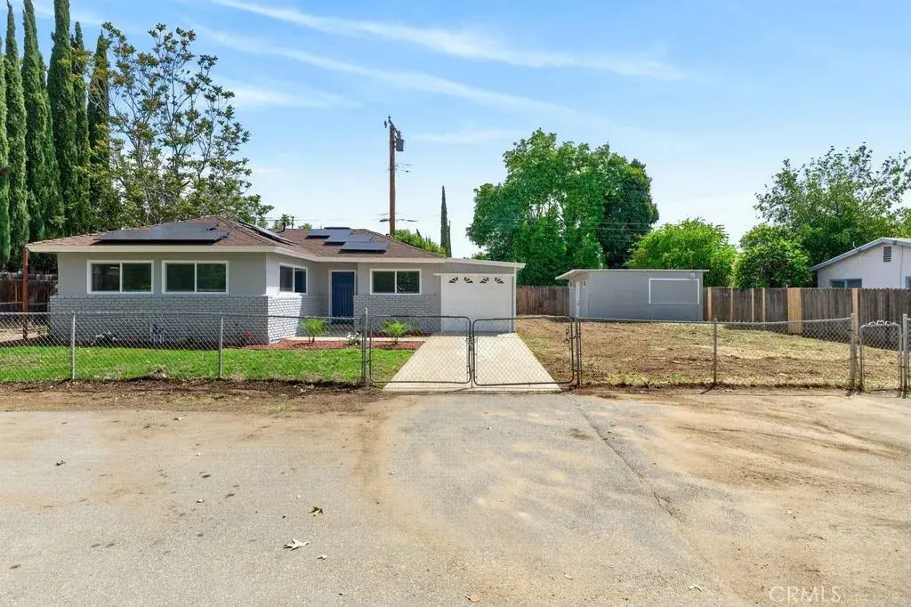 423 W Avenue L, Calimesa
