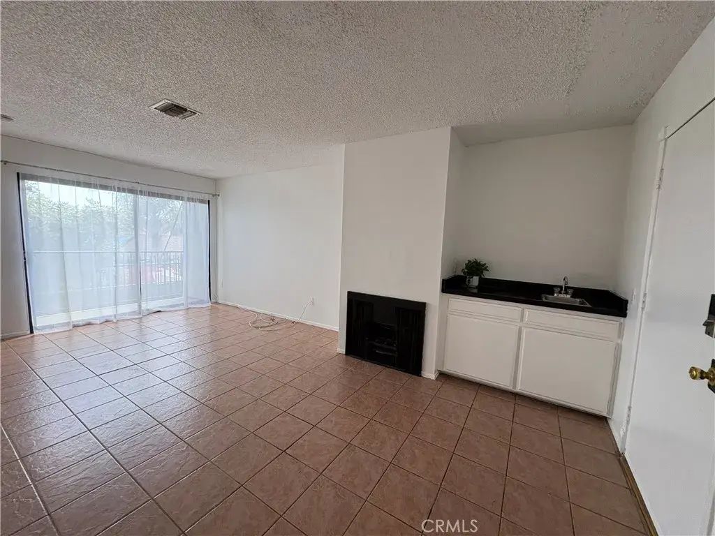 9047 Langdon Avenue 38, North Hills