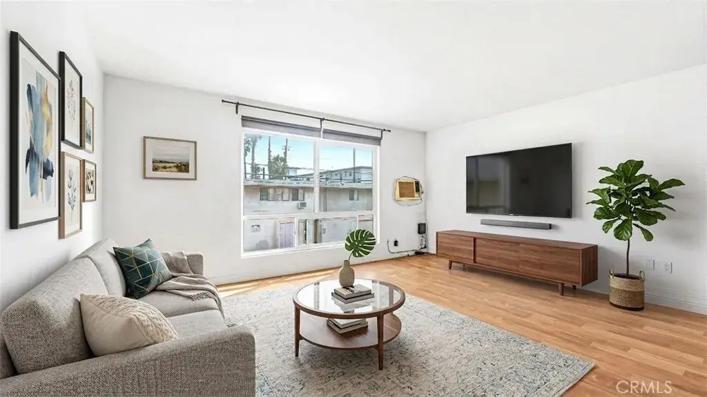 5585 E Pacific Coast 230, Long Beach