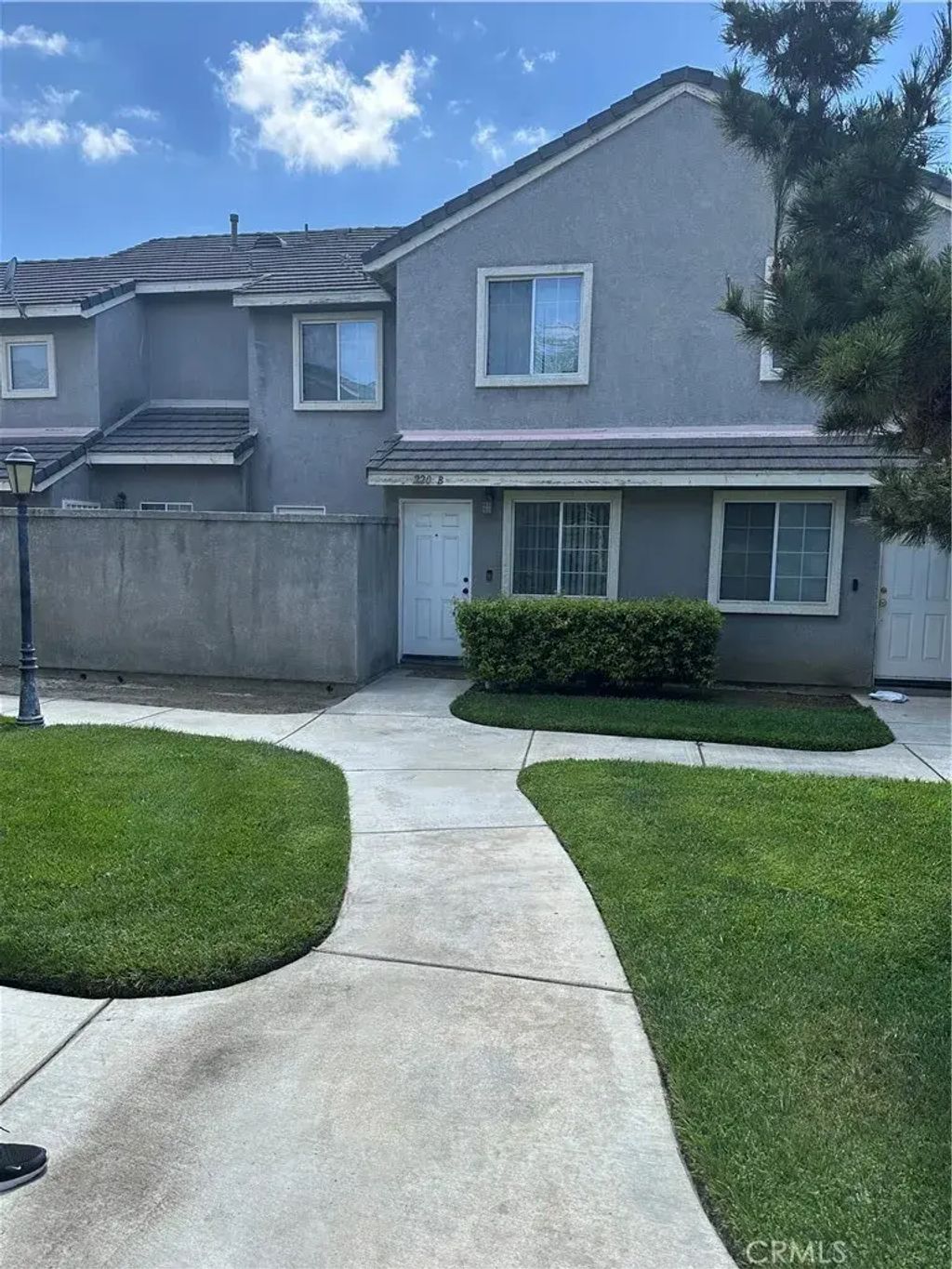 220 W Walnut B, Rialto
