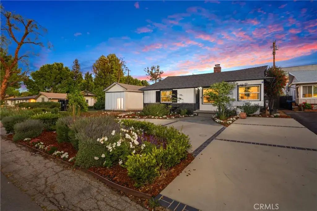 22928 Leonora Drive, Woodland Hills