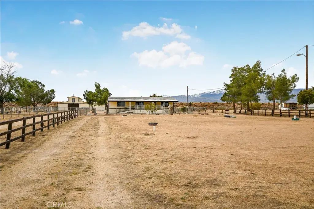 5981 La Mesa Road, Phelan