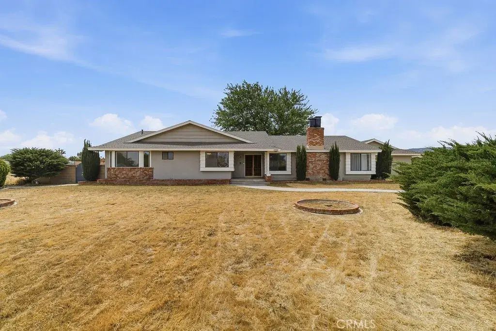 2350 W Avenue M8, Palmdale