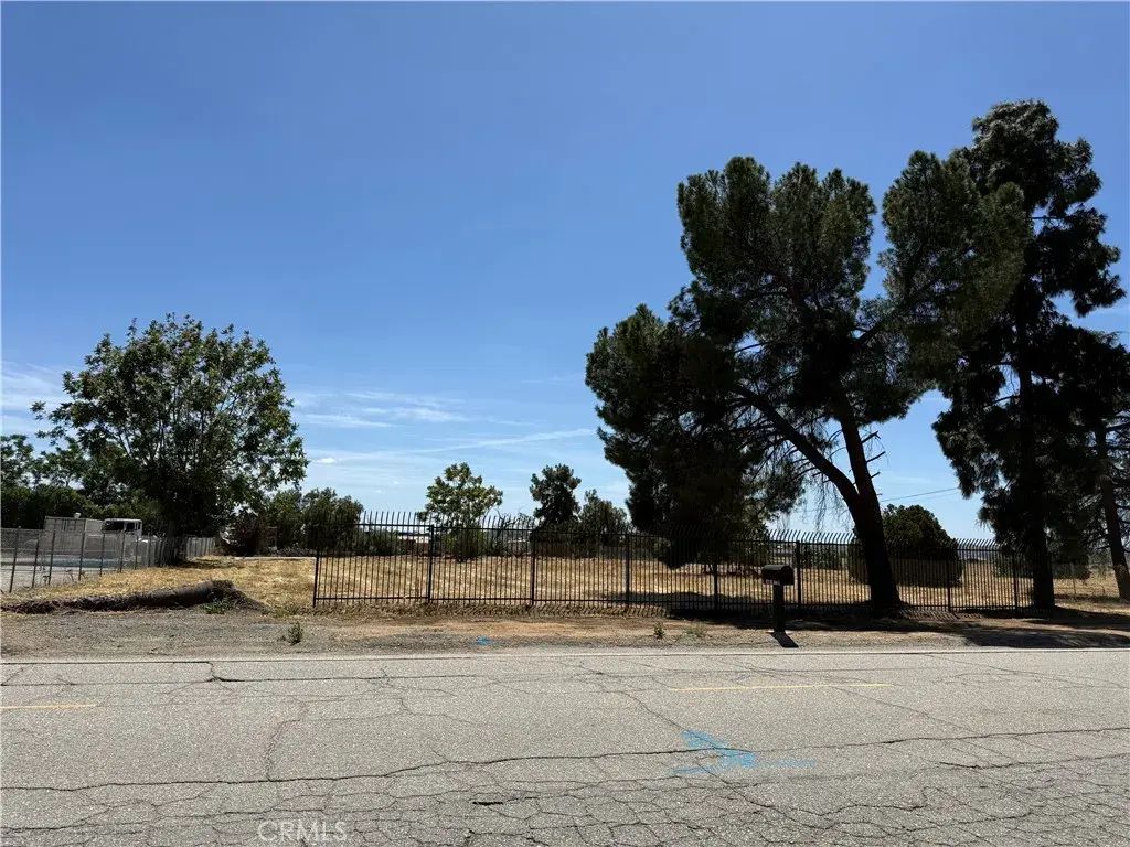 671 W Avenue L, Calimesa