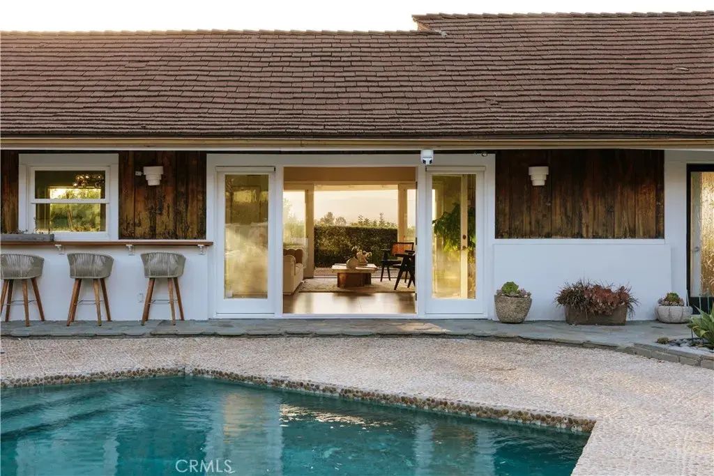 4173 Regal Oak, Encino