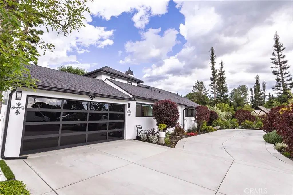 8602 Shoshone, Sherwood Forest