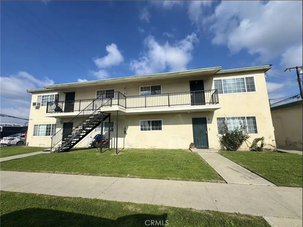 6300 Paramount Boulevard North, Long Beach