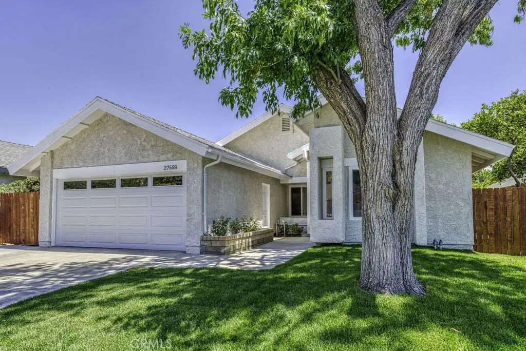 27558 Sycamore Creek, Valencia