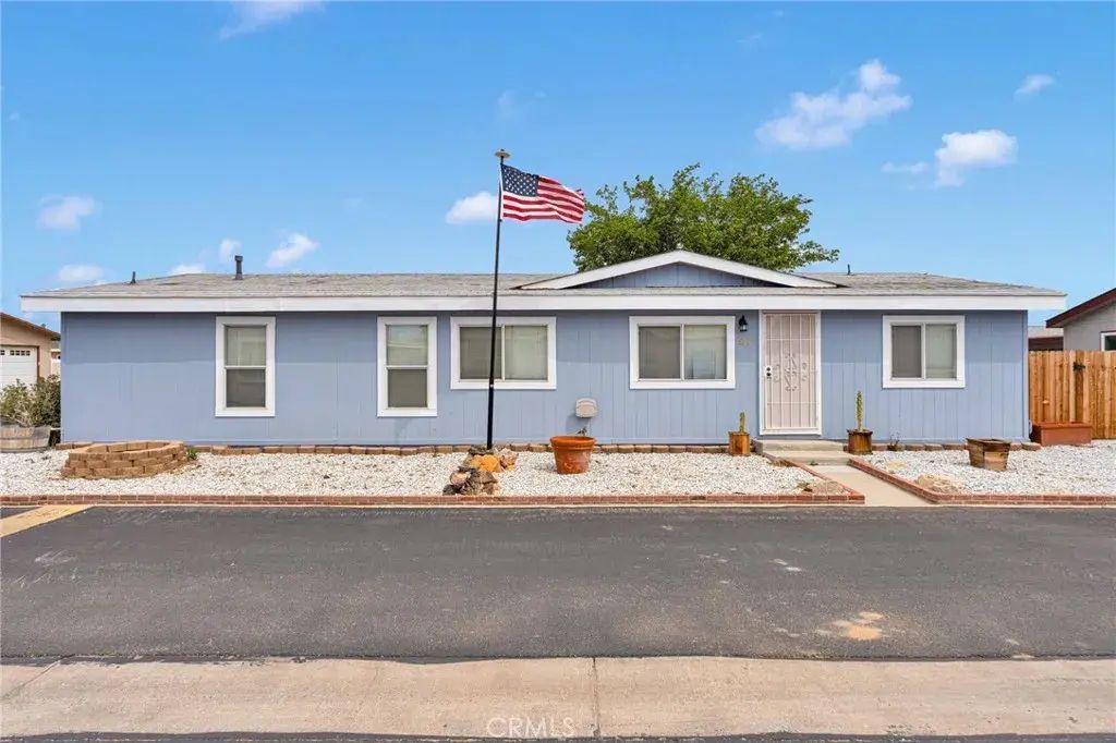 21621 Sandia 57, Apple Valley