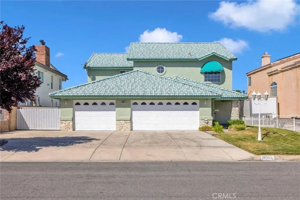 18064 Mariner, Victorville