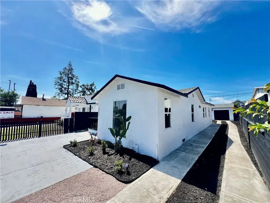 3815 Paloma, Los Angeles
