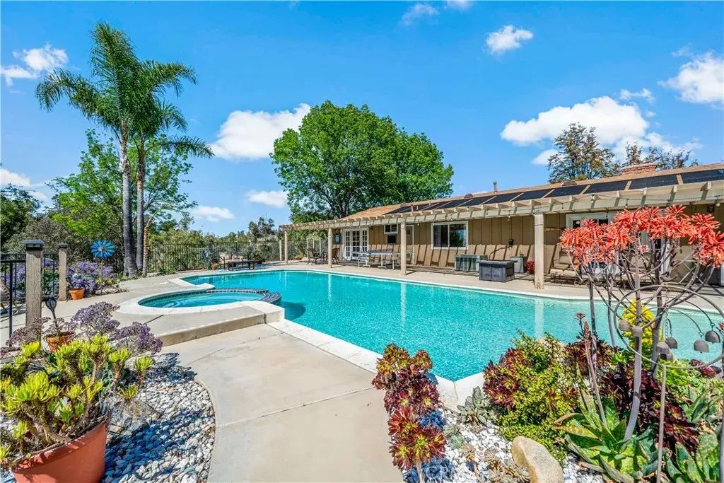 39980 Via Fernando, Temecula