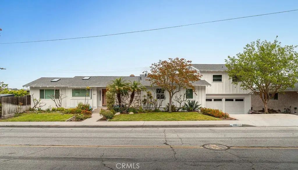 4827 Newton, Torrance