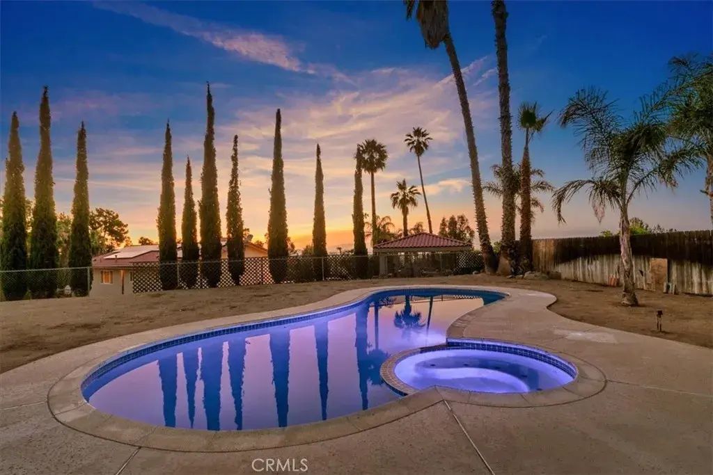 15745 Saddleback Road, Riverside
