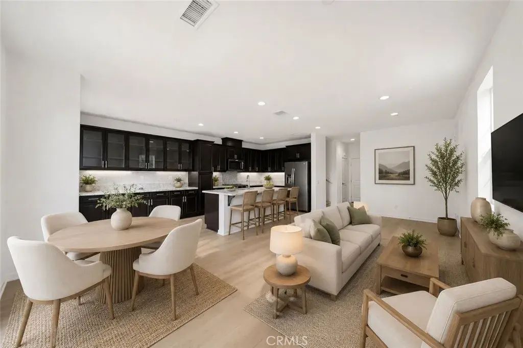 28637 Solana Court, Valencia