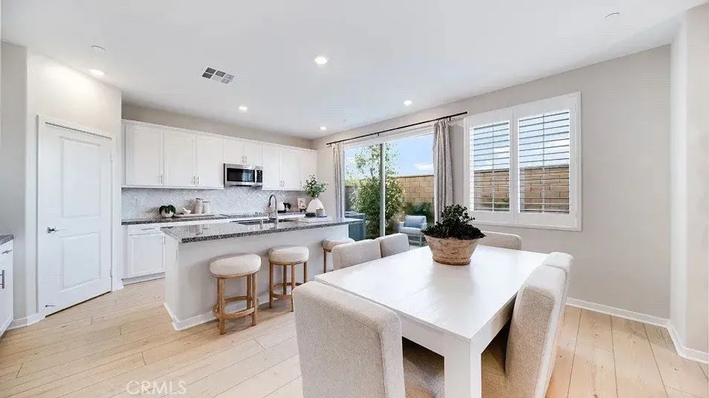3221 Homestead Paseo, Ontario
