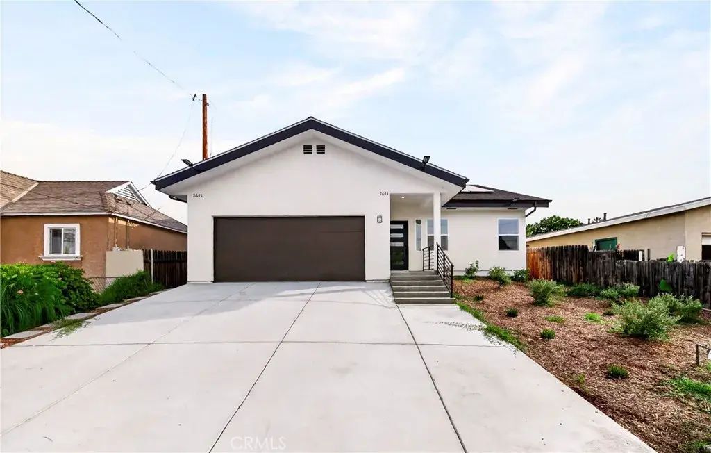 2643 Tenth Street, Riverside