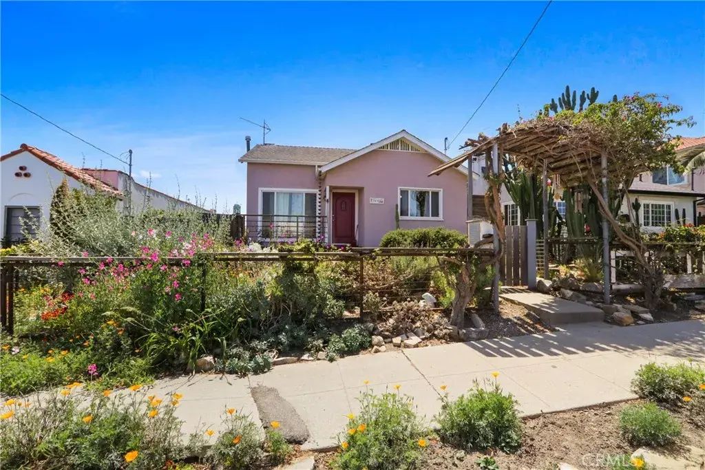 1055 W 17th, San Pedro